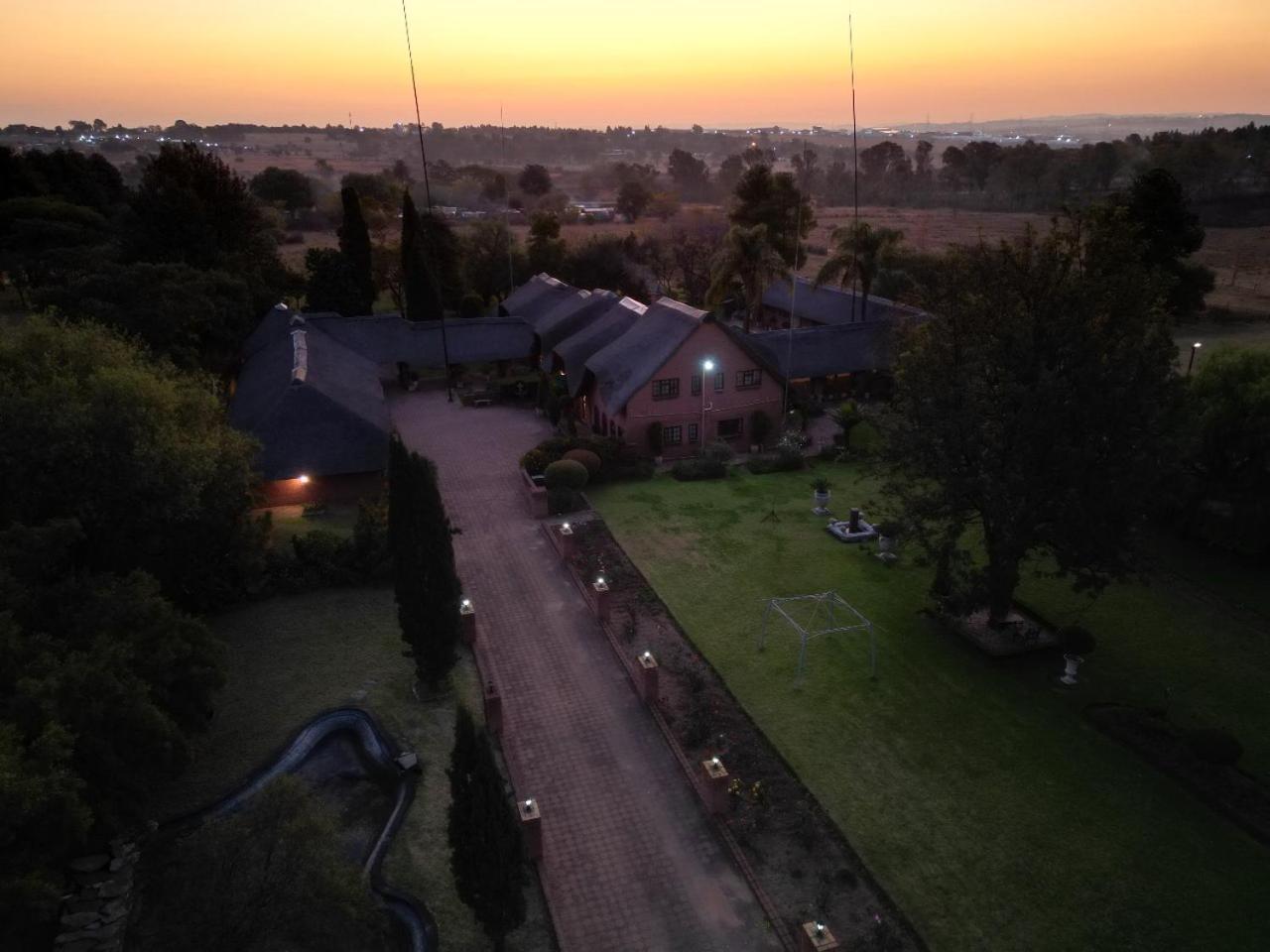 Owls Loft Guest House Midrand Dış mekan fotoğraf